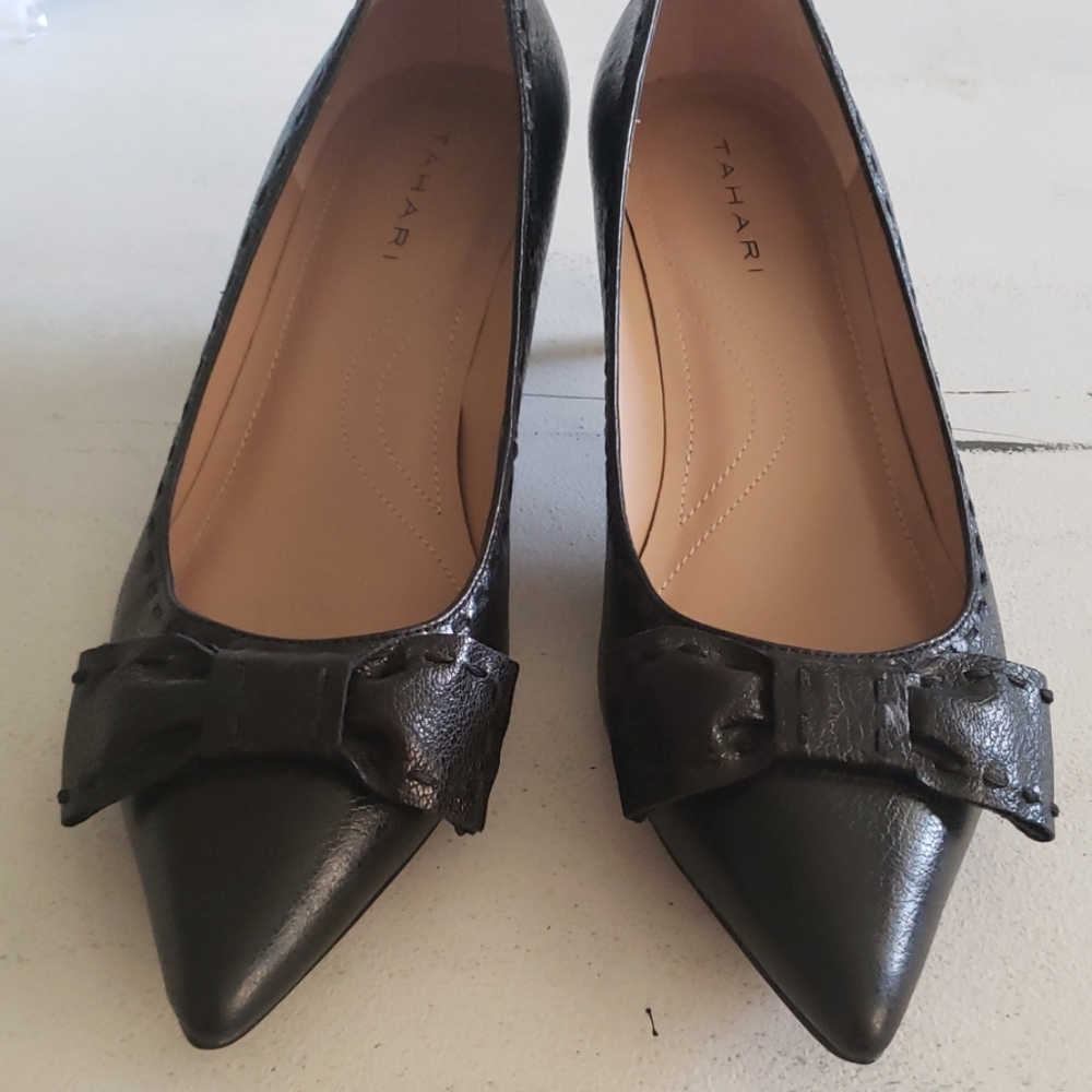 Low tahari heels